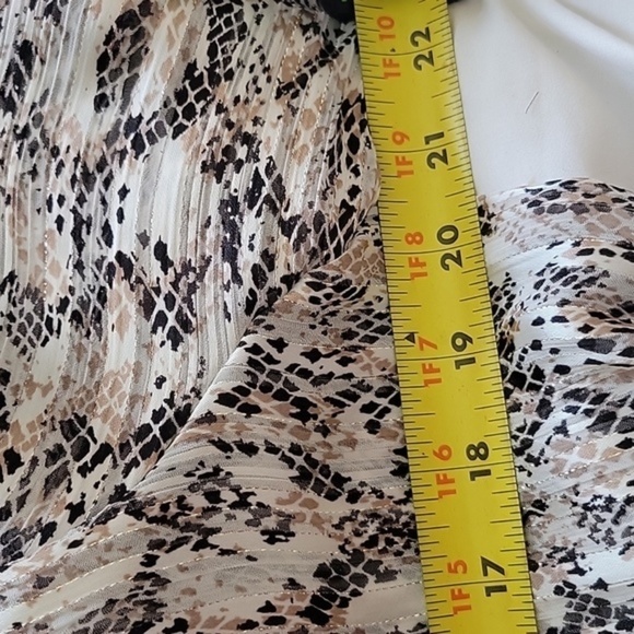 AQUA BY BLOOMINGDALE'S NUDE MULTICOLOR METALLIC BLOUSE Size M - Picture 11 of 12